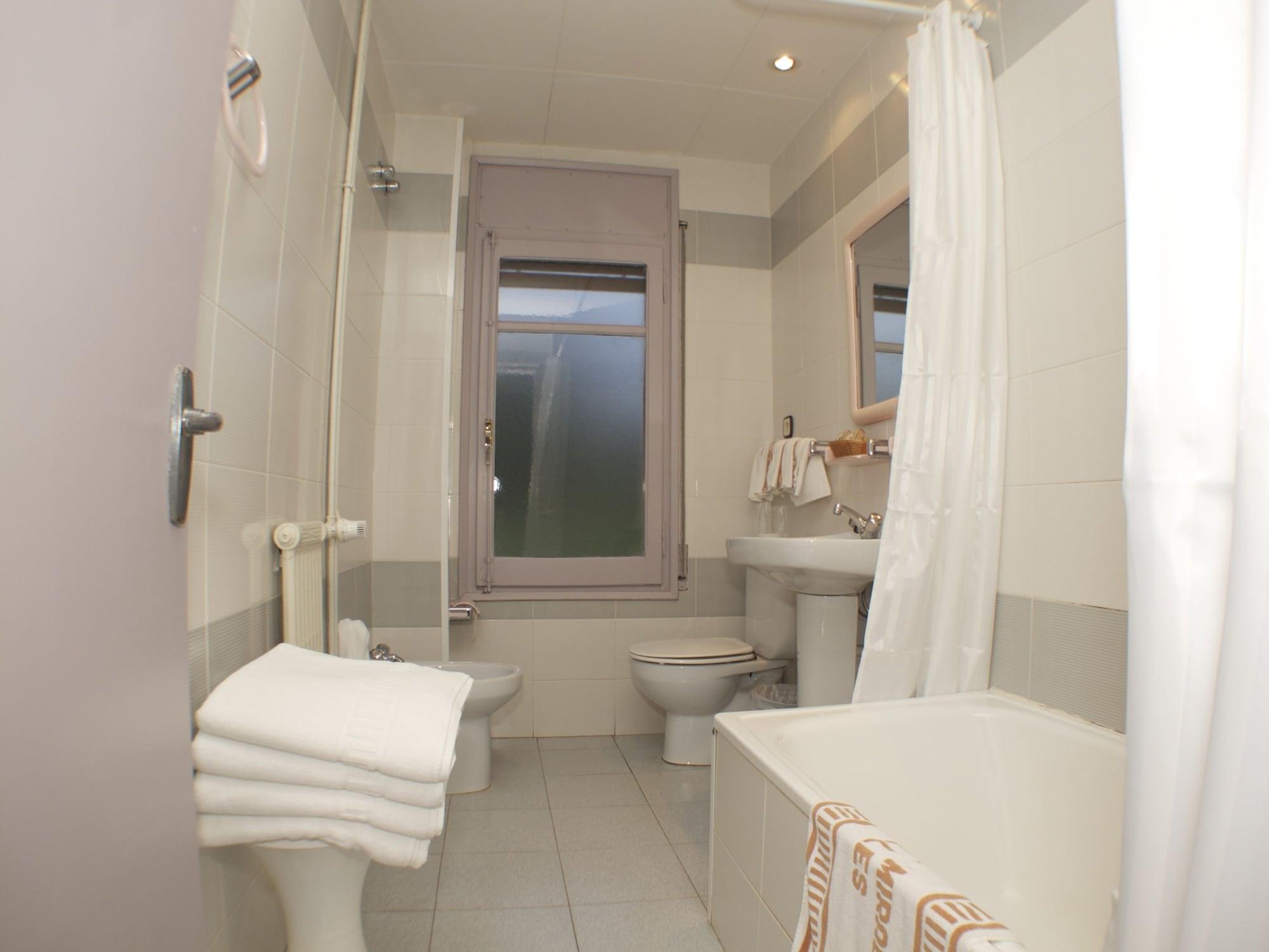 Hotel Mirador Lles Eksteriør bilde