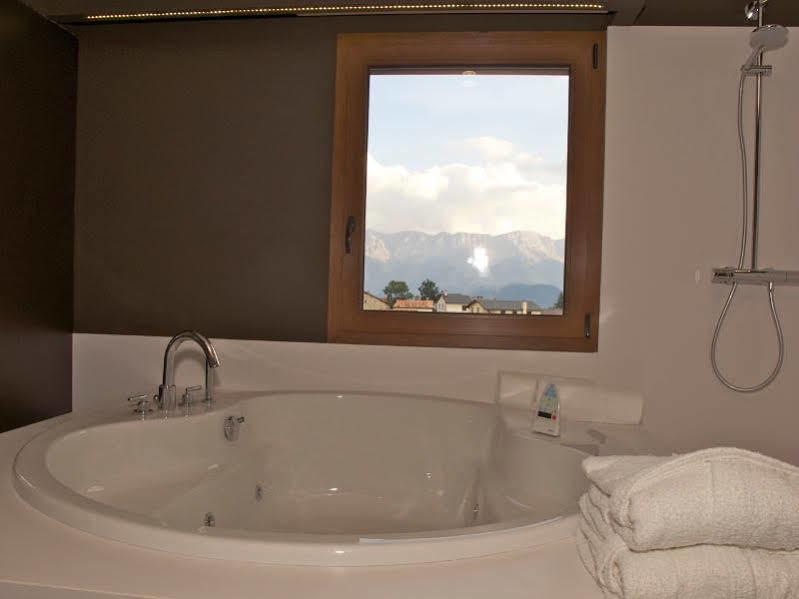 Hotel Mirador Lles Eksteriør bilde
